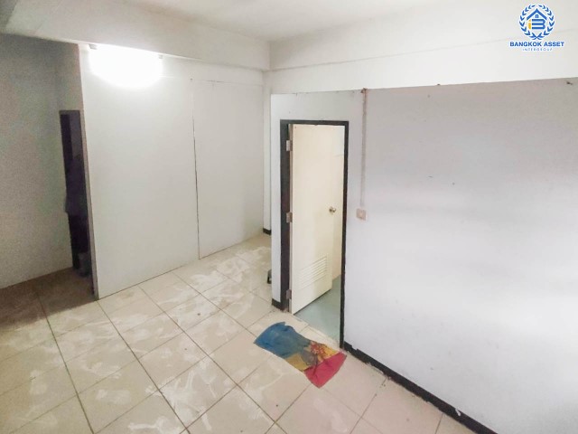 *****อาคารพาณิชย์มือสองย่านนนทบุรี ม.ซอยบางกร่าง40 บางกรวย-ไทรน้อย เนื้อที่ 17 ตร.ว. ฟังก์ชัน 2 ห้องนอน 3 ห้องน้ำ บนทำเลเชื่อมต่อถ.บางกรวย-ไทรน้อย, ถ.ราชพฤกษ์, ถ.รัตนาธิเบศร์ ใกล้รถไฟฟ้าสายสีม่วง "สถานีบางรักน้อยท่าอิฐ"